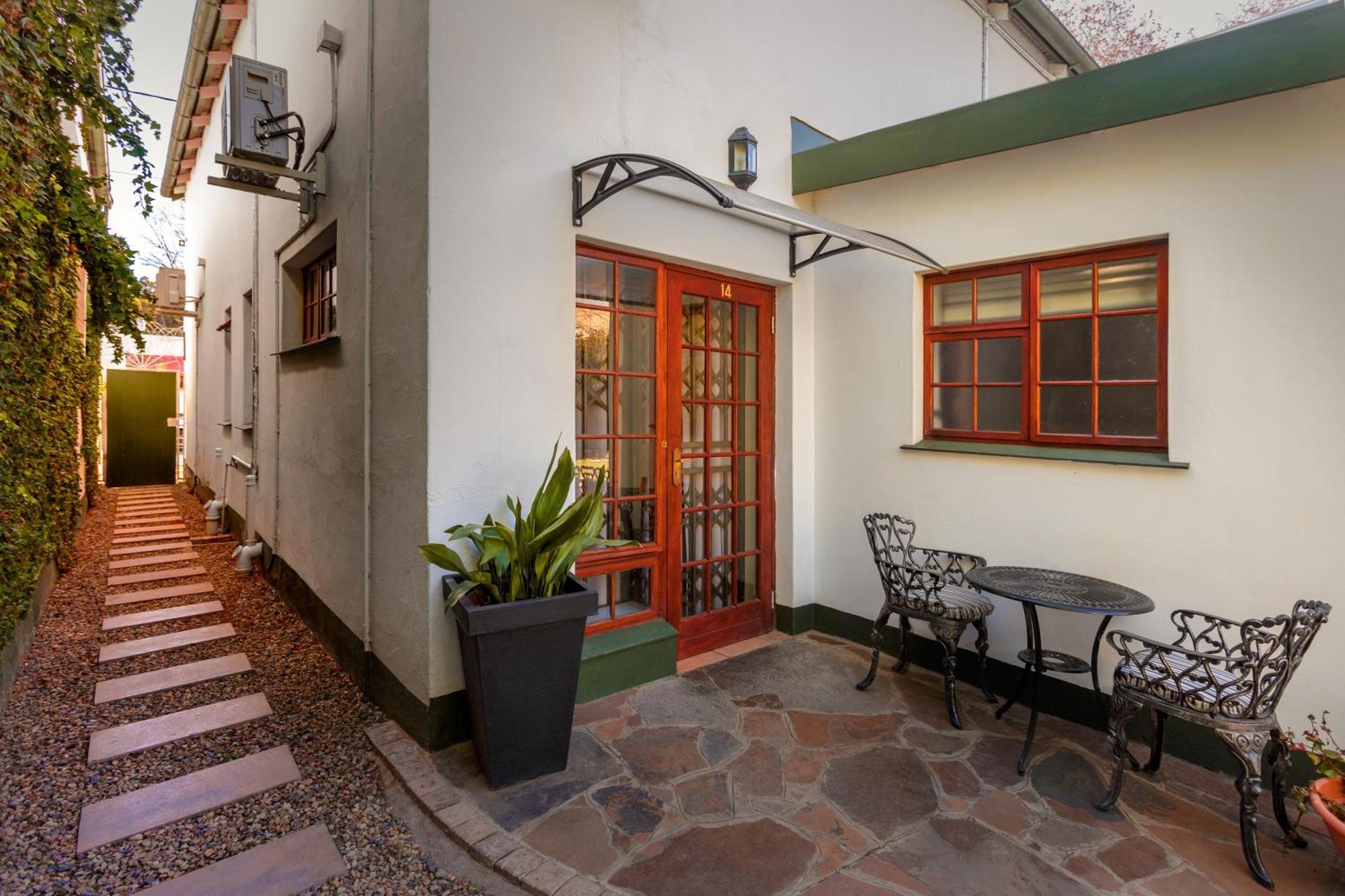 Horse And Mill Guesthouse Colesberg Exterior photo