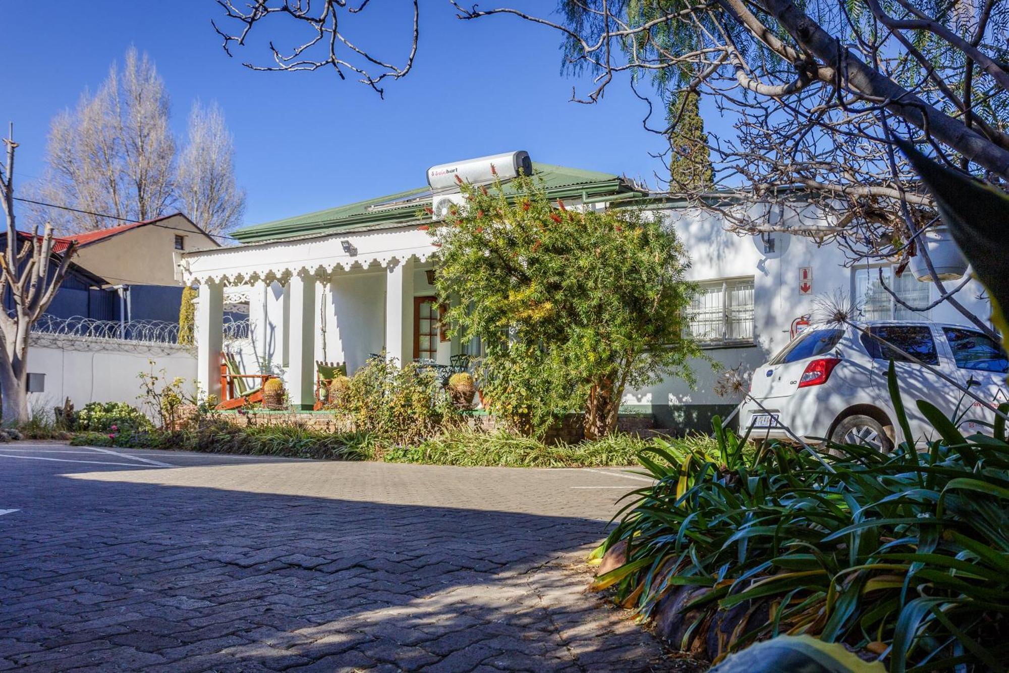 Horse And Mill Guesthouse Colesberg Exterior photo