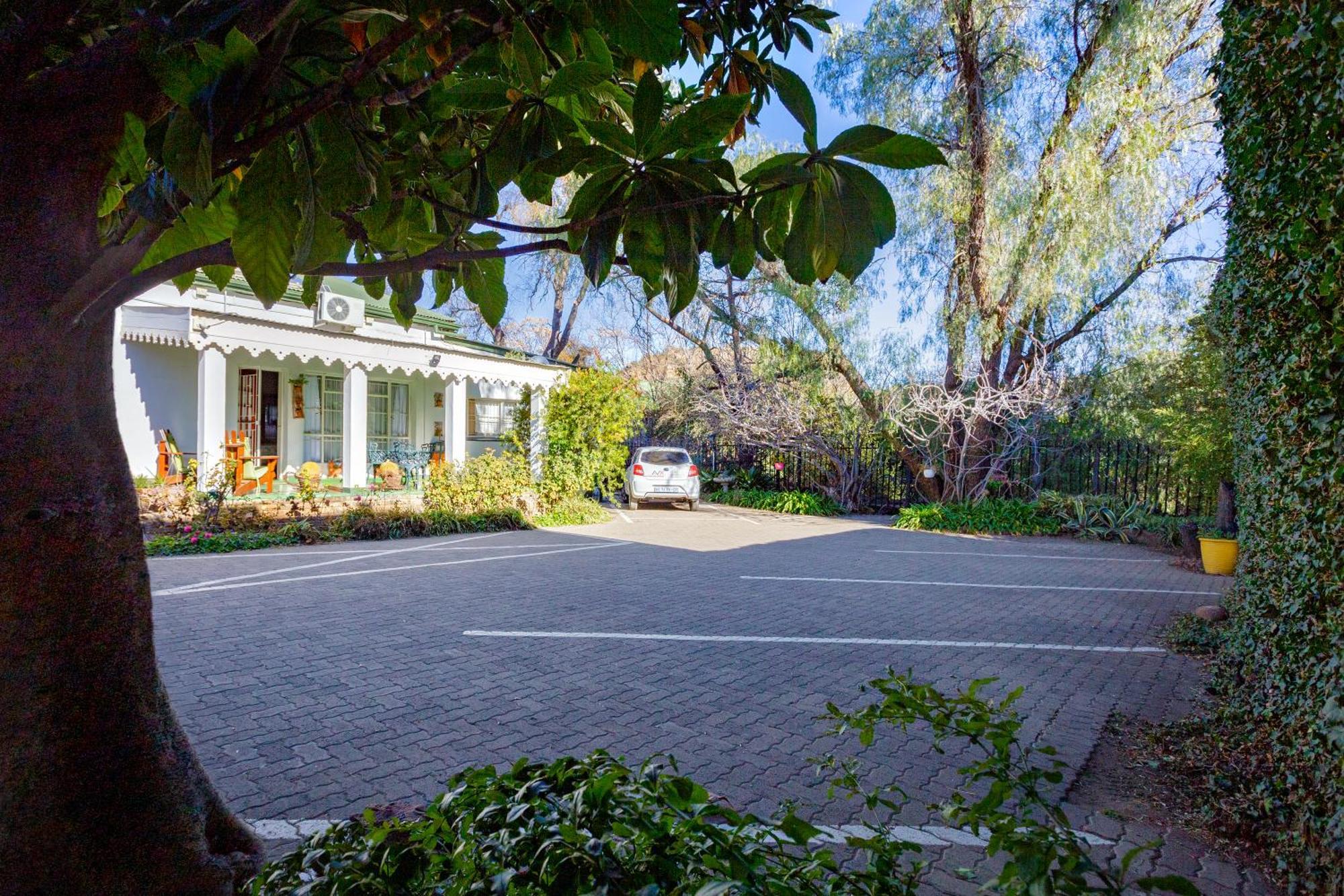 Horse And Mill Guesthouse Colesberg Exterior photo