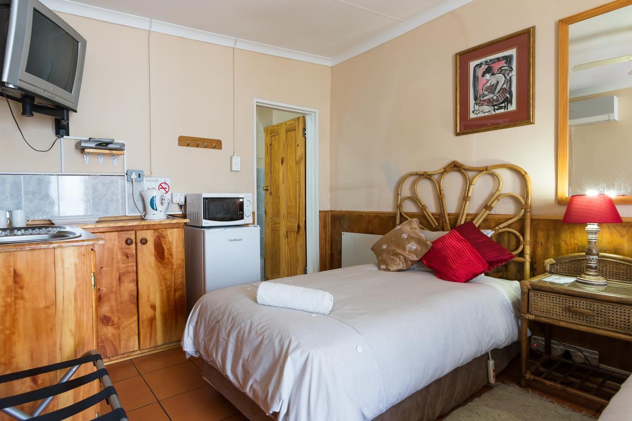 Horse And Mill Guesthouse Colesberg Exterior photo